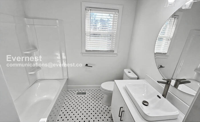 Building Photo - 2923 Ozark Rd