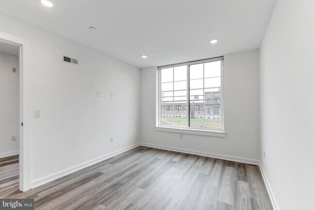 Building Photo - 5801 Ridge Ave