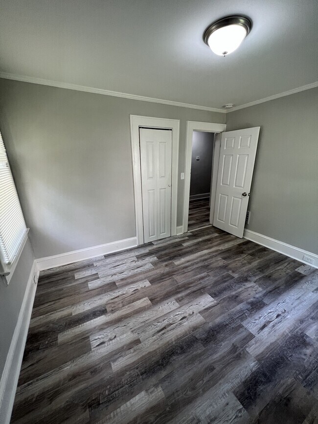 Building Photo - 975 Byron Dr.