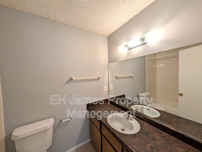 Building Photo - 3920 S 125th E Ave