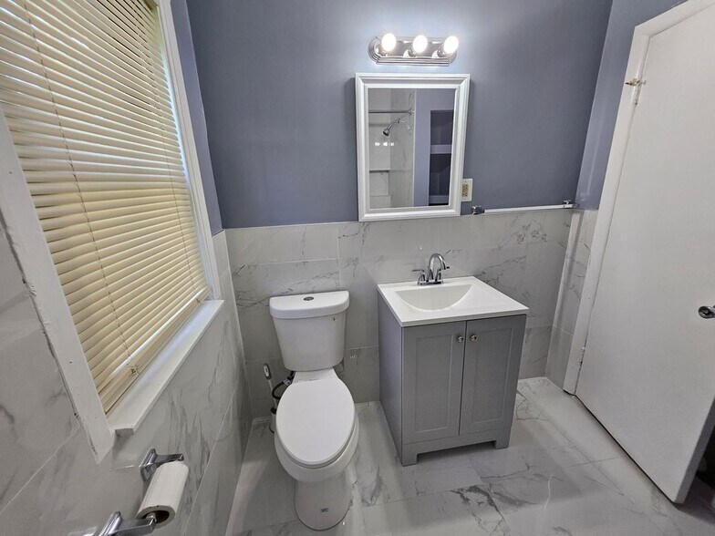 Building Photo - 3401 15th St SE