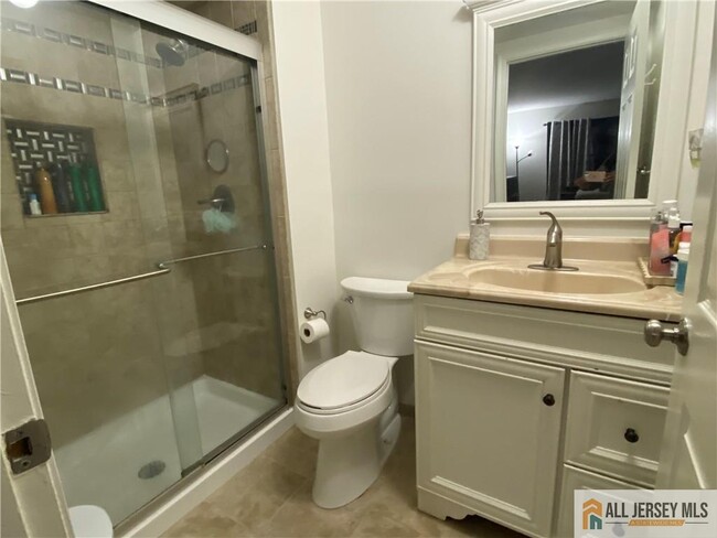 Building Photo - 144 Beverly Hl Ter