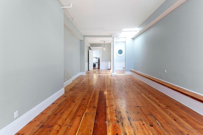 Building Photo - 705 16th St