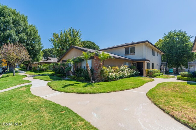 Building Photo - 2044 N Avenida Vista Del Monte