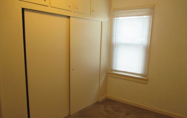 Building Photo - **PENDING APP**$200 Move In Special**Cute 2 Bed 1 Bath Cottage like Home in Buckley