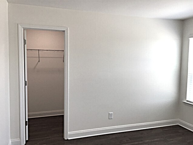Building Photo - 1462 Weatherbrook Cir