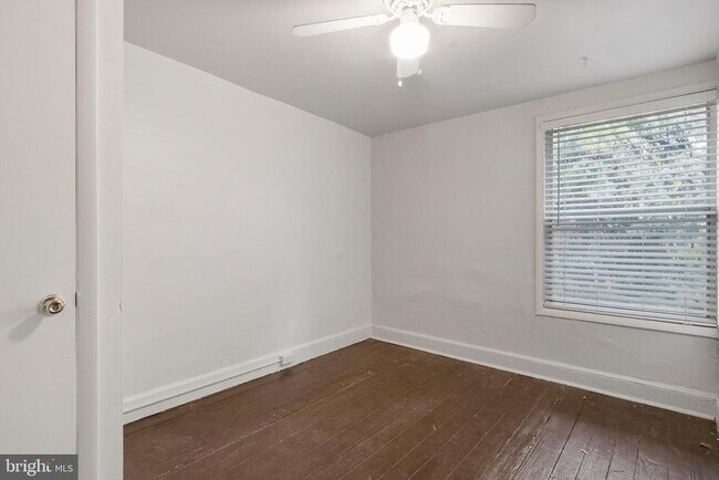 Building Photo - 2041 Pemberton St