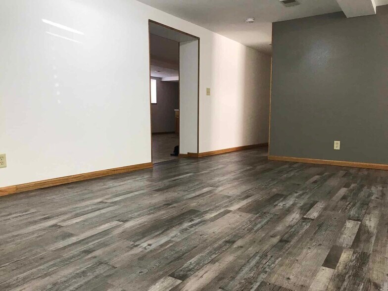 Livingroom-3 - 767 E 5th St