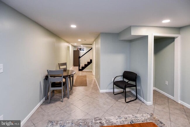 Building Photo - 3802 Cedar Dr