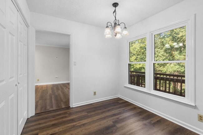 Building Photo - 383 Bosca Ct