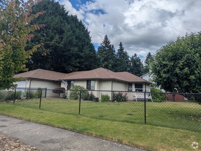 Building Photo - 3705 NE 157th Ave