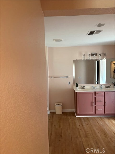 Building Photo - 44025 Glenraven Rd