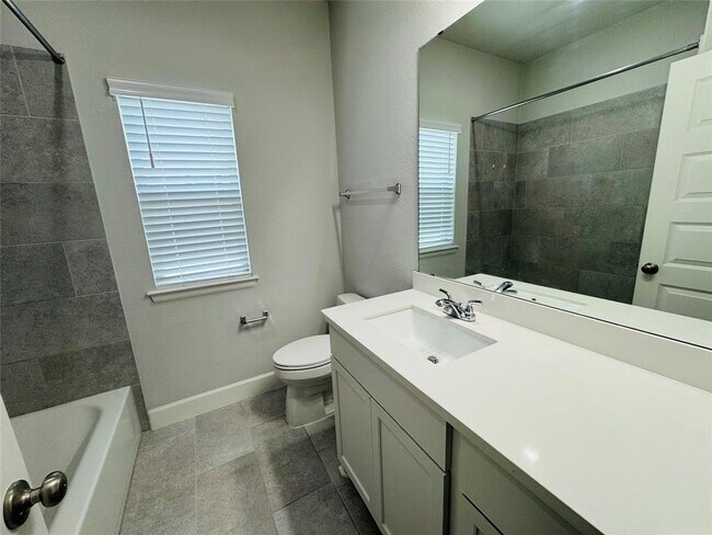 Building Photo - 26510 Star Blossom Ln