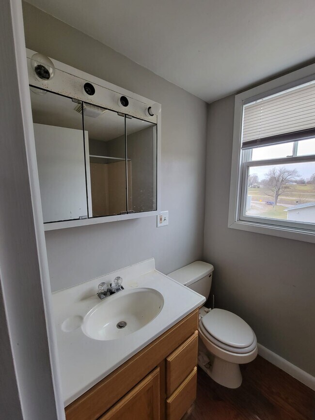 Building Photo - 627 N 3rd St