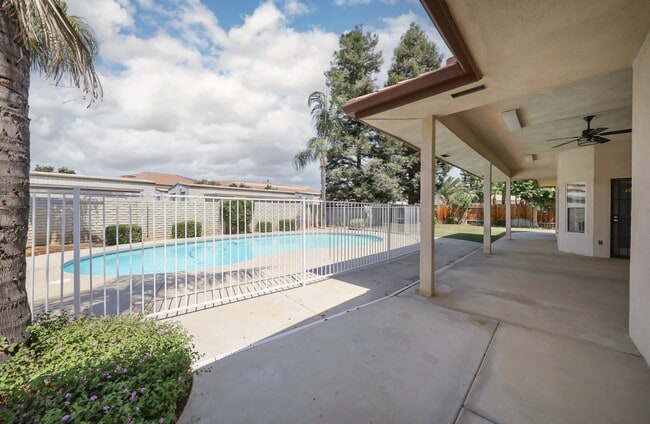 Building Photo - 4709 Laurel Springs Dr