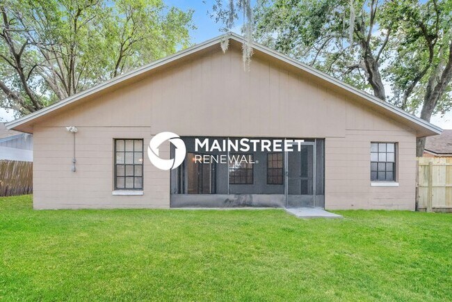 Building Photo - 3 Bedroom Pet-Friendly Home in KISSIMMEE, FL with Main Street Renewal