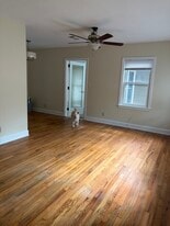 Building Photo - 1608 Sauls St