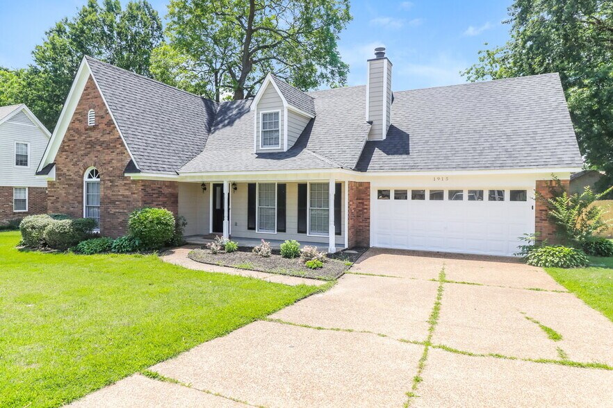 Building Photo - 1915 Pecan Grove Dr