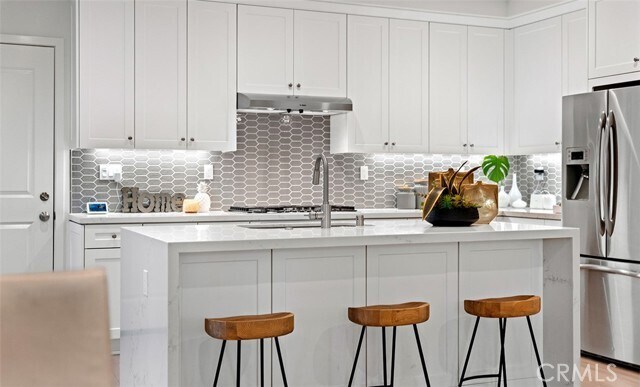 Building Photo - 106 Sunnyside