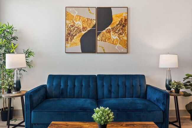 Building Photo - 12100 1/2 Ferrystone Glen Dr