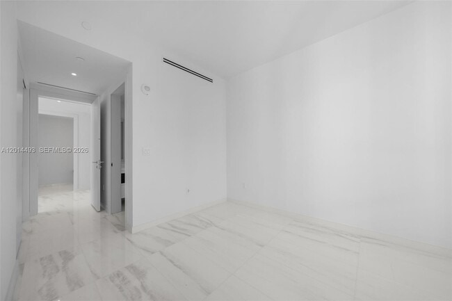 Building Photo - 300 Biscayne Blvd Way