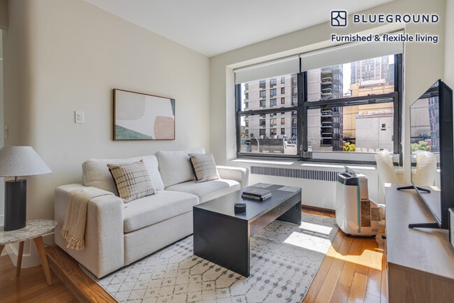 Building Photo - 252 E 61st St