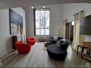 Building Photo - 948 G St