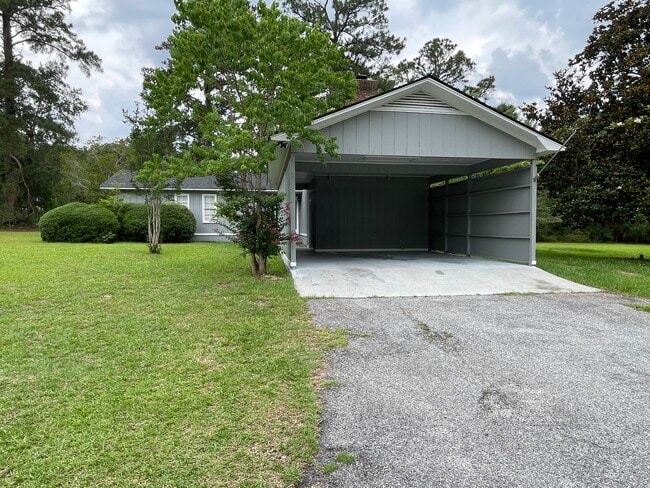 Building Photo - 121 Ellis Rd