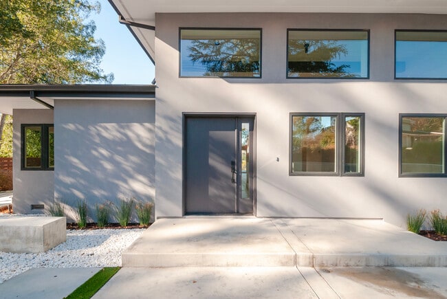 Building Photo - 81 Estates Dr