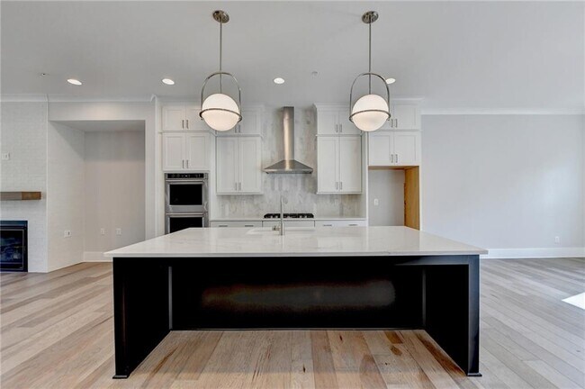 Building Photo - 375 Chiswick Cir
