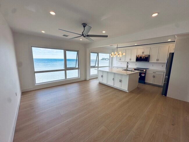 Building Photo - 280 Endicott Ave