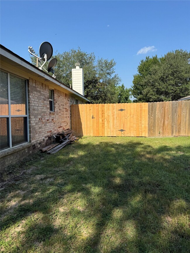 Building Photo - 6311 Rumford Ln