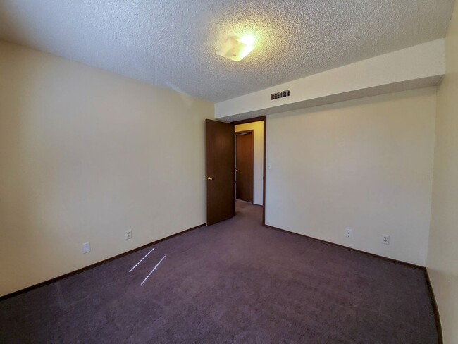 Building Photo - 3 Bed brick home in Tecumseh