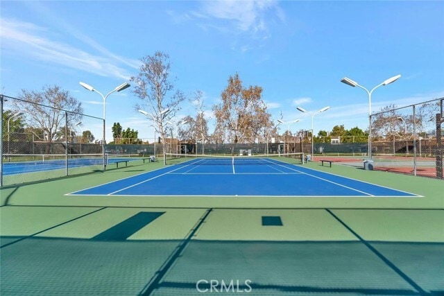 Building Photo - 2352 Dahlia Dr