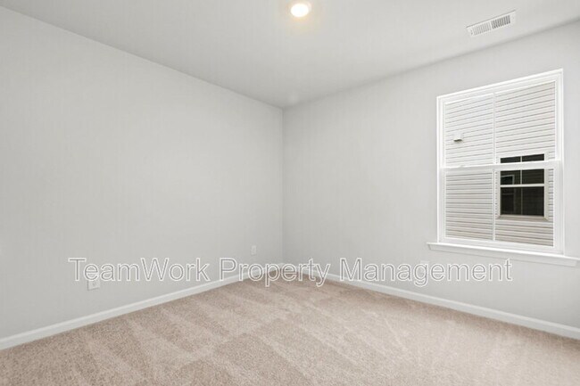 Building Photo - 658 Culpepper St