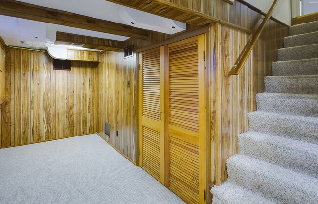 Building Photo - Charming 3BR/2BA Hyattsville Gem! Bonus Room & Sunroom — Move-In Ready!