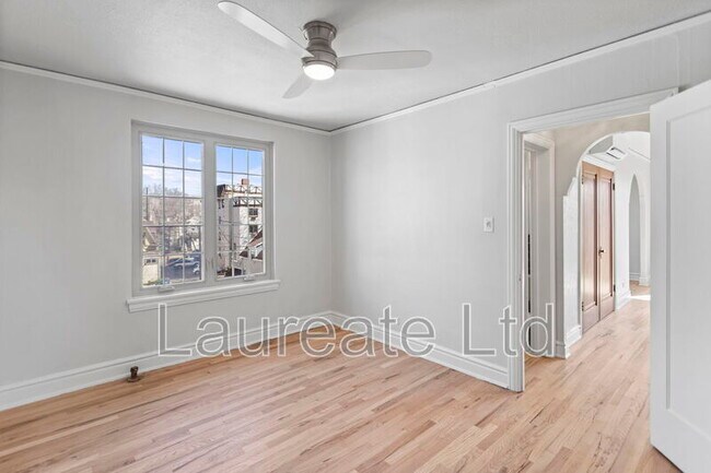 Building Photo - 1050 N Pearl St