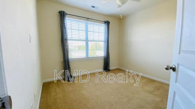 Building Photo - 850 Windy Falls Dr