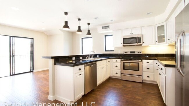 Building Photo - 1162 W 29th St Los Angeles, CA 90007
