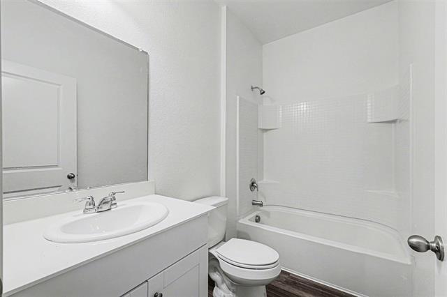 Building Photo - 1806 Chapel Hl Rd