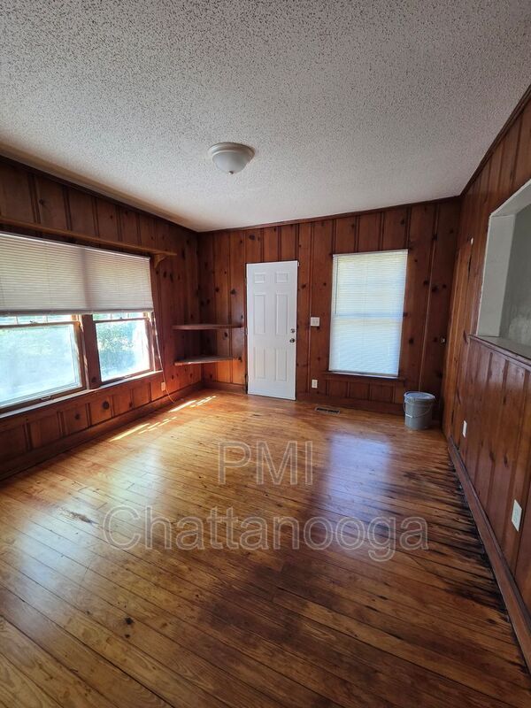 Building Photo - 101 Kingwood Dr