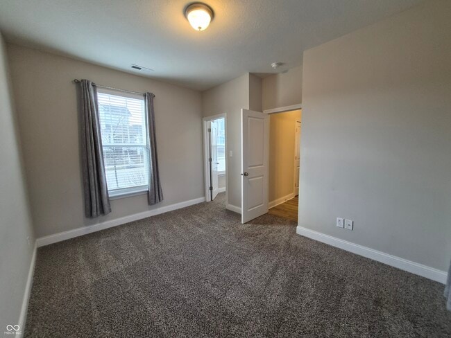 Building Photo - 14221 James Dean Dr