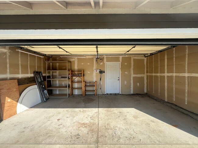 Building Photo - Nice 3 bedroom family home for rent in great Rocklin location