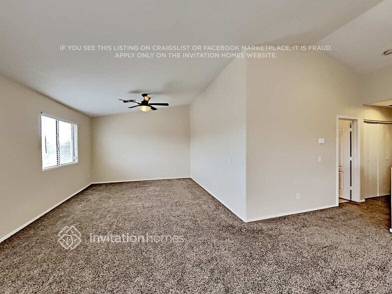 Building Photo - 10821 W Taft St