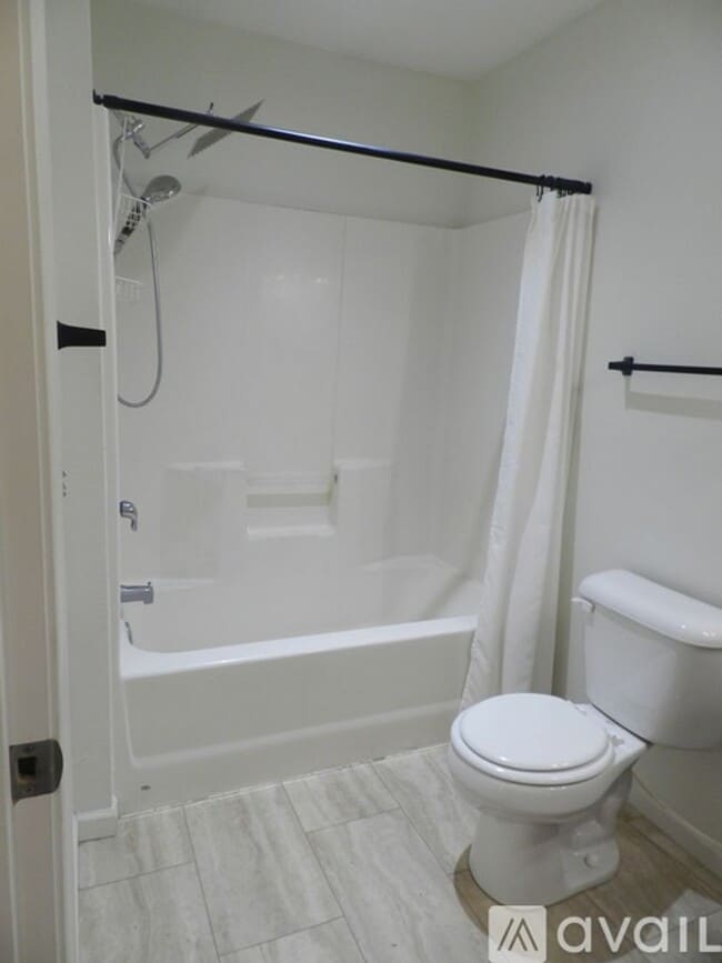 Building Photo - Available March 20th!!!