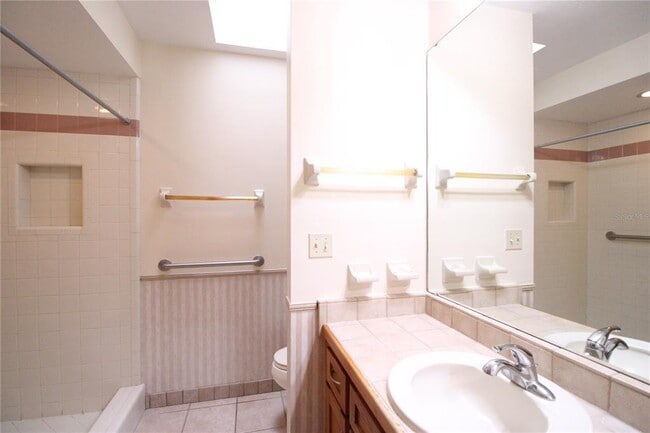 Building Photo - 4035 NW 37th Dr
