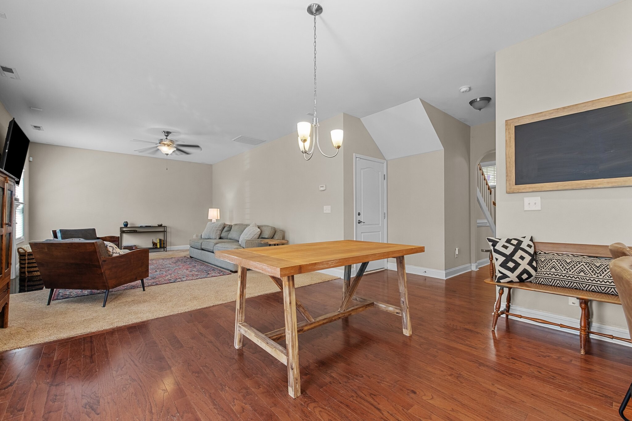 Building Photo - 789 Equestrian Way