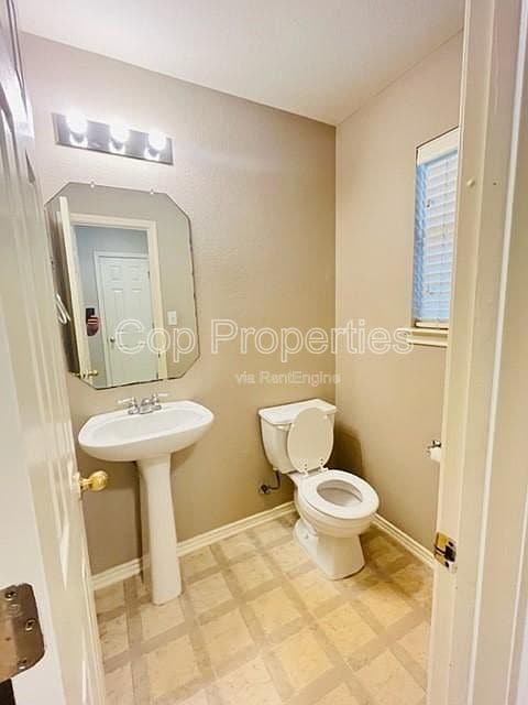 Building Photo - 9819 Autumn Pl