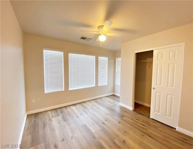 Building Photo - 5281 Valencia Crest Ave