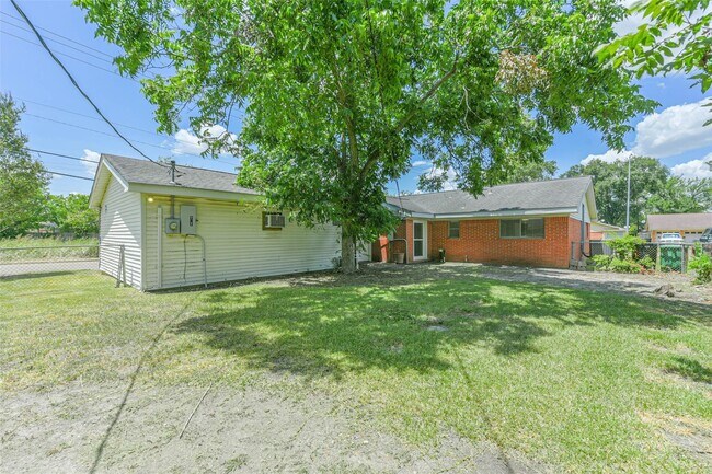 Building Photo - 12002 Palmcroft St